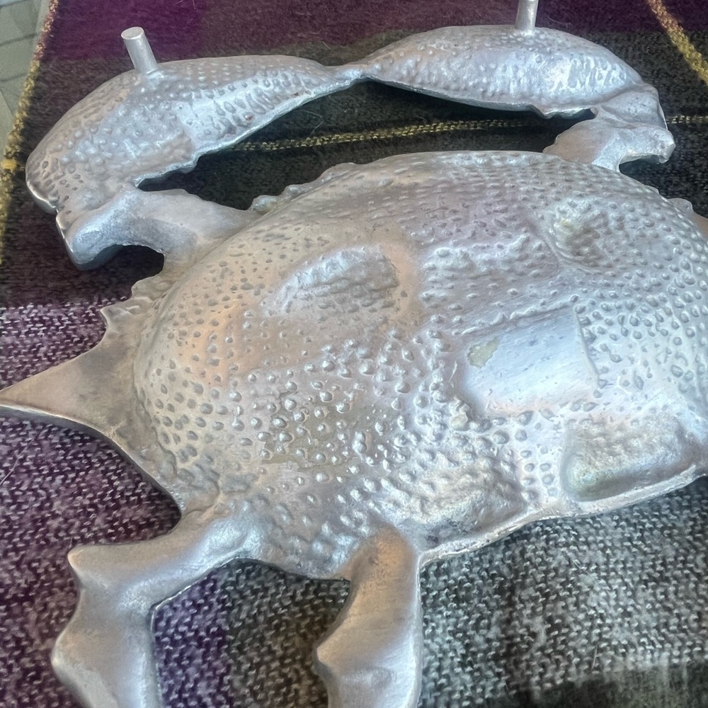 Shiny Silver Crab Tray - Picture 5 of 7